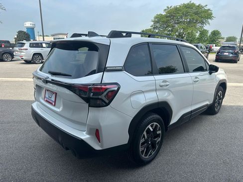 Used 2025 Subaru Forester Premium AWD/4WD image 7