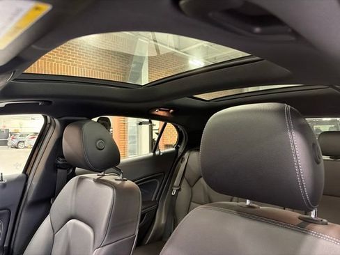 Used 2019 Mercedes-Benz GLA 250 4MATIC image 10