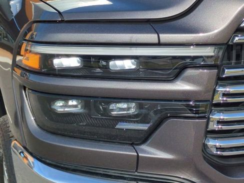 New 2026 RAM 2500 Laramie AWD/4WD image 10