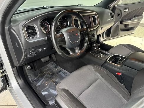 Used 2020 Dodge Charger SXT AWD/4WD image 9