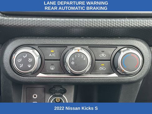 Used 2022 Nissan Kicks S image 5