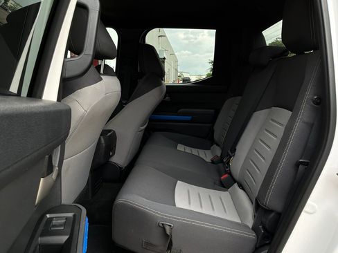 Used 2025 Toyota Tacoma TRD Off-Road image 11