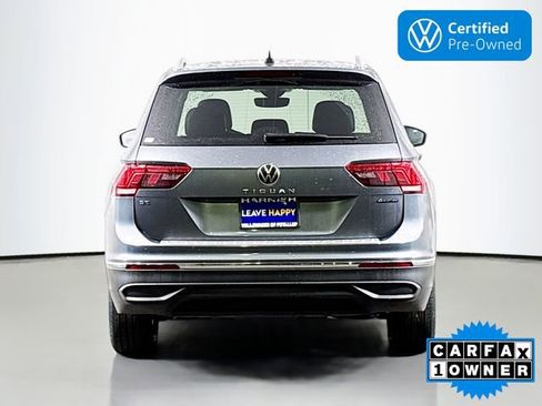 Certified 2022 Volkswagen Tiguan SE w/ Panoramic Sunroof Package image 6