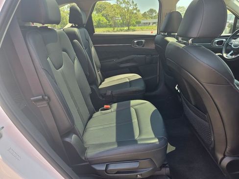 Used 2023 Kia Sorento SX AWD/4WD image 30