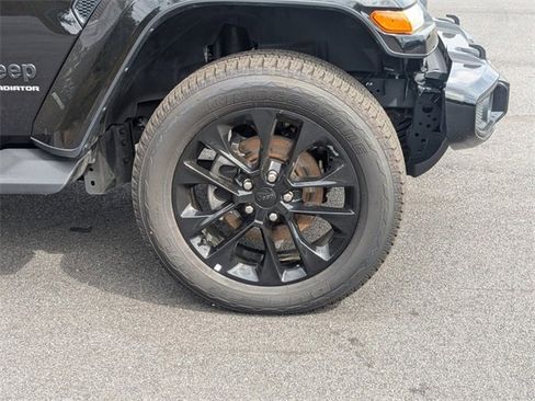 Certified 2023 Jeep Gladiator Overland image 11