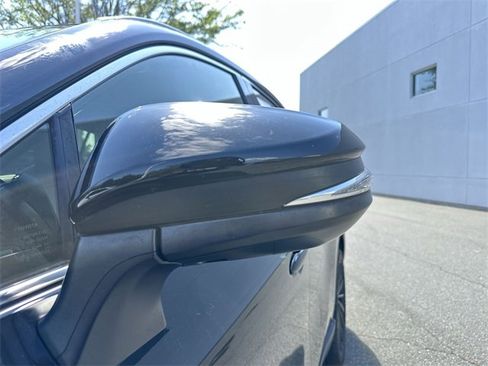 Used 2021 Toyota Venza XLE image 10