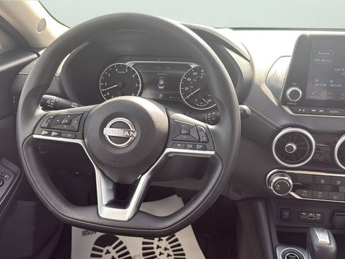 Used 2025 Nissan Sentra SV FWD image 10