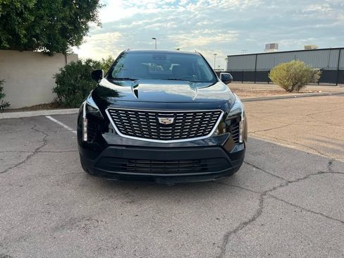Used 2020 Cadillac XT4 Luxury w/ Cold Weather Package image 3