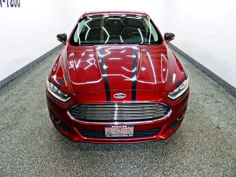 Used 2013 Ford Fusion SE FWD image 2