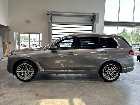 Used 2024 BMW X7 xDrive40i w/ Climate Comfort Package AWD/4WD image 6