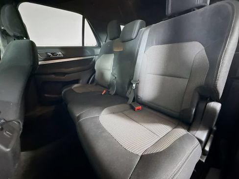Used 2018 Ford Explorer XLT AWD/4WD image 24