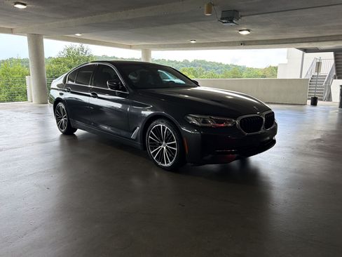 Used 2021 BMW 530i xDrive AWD/4WD image 5