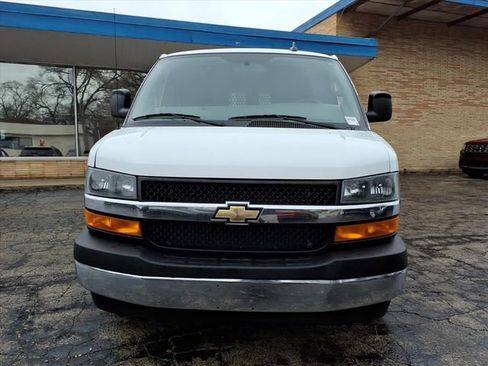 Used 2022 Chevrolet Express 2500 w/ Driver Convenience Package image 14