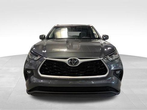 Used 2023 Toyota Highlander L image 2
