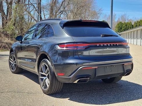 Certified 2024 Porsche Macan AWD/4WD image 3