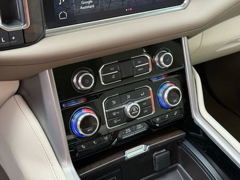 Used 2022 GMC Yukon Denali image 37