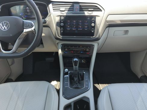 Used 2024 Volkswagen Tiguan SE FWD image 23