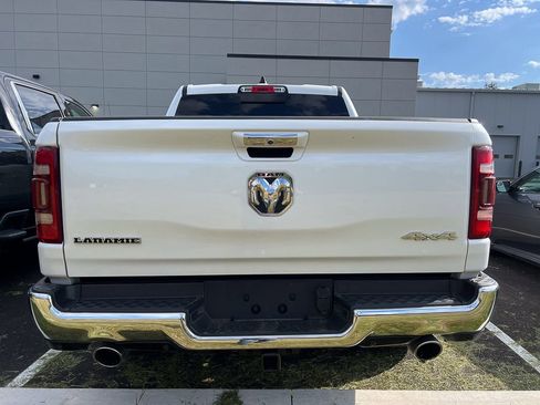 Used 2022 RAM 1500 Laramie AWD/4WD image 3