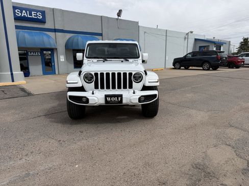 Used 2021 Jeep Gladiator Overland AWD/4WD image 2