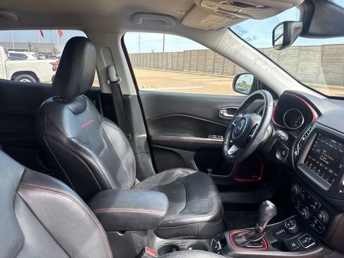 Used 2018 Jeep Compass Trailhawk w/ Leather Interior Group AWD/4WD image 26