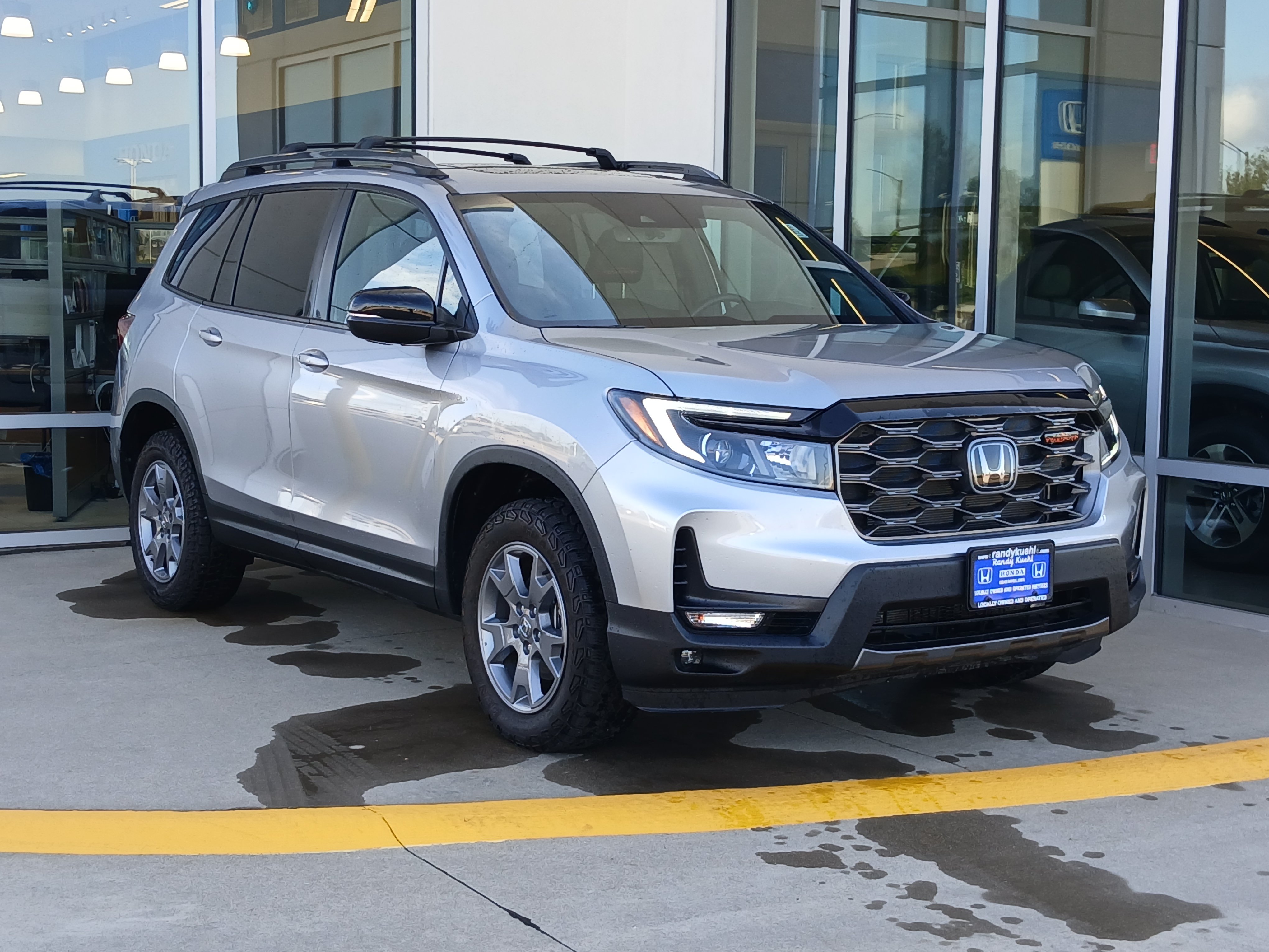 Used 2025 Honda Passport TrailSport image 5