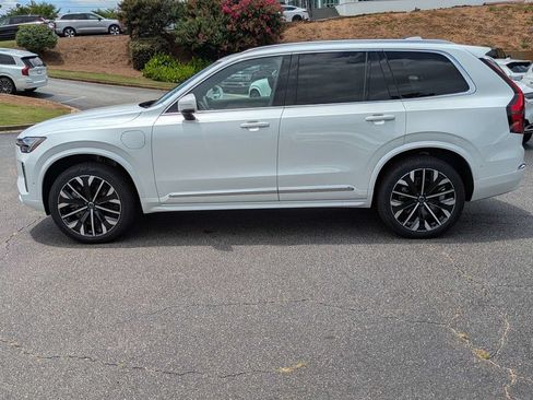 New 2026 Volvo XC90 T8 Plus w/ Protection Package Premier AWD/4WD image 3