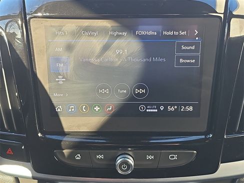 Used 2023 Chevrolet Traverse LT image 13