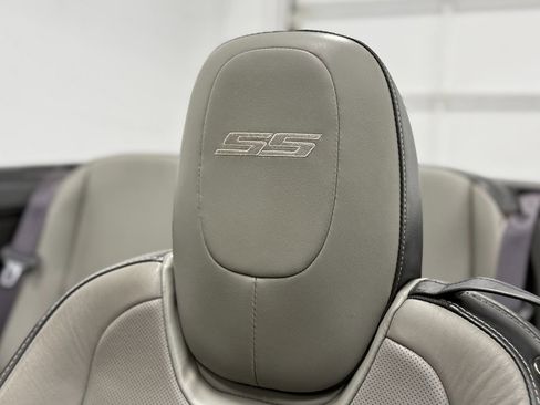 Used 2012 Chevrolet Camaro SS RWD image 16