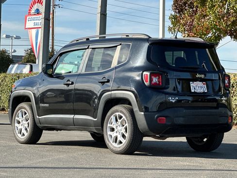 Used 2016 Jeep Renegade Latitude image 6