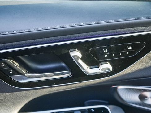 Used 2025 Mercedes-Benz GLC 300 image 21