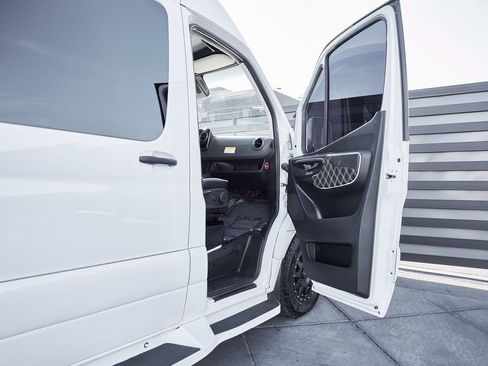 Used 2019 Mercedes-Benz Sprinter 144 image 29