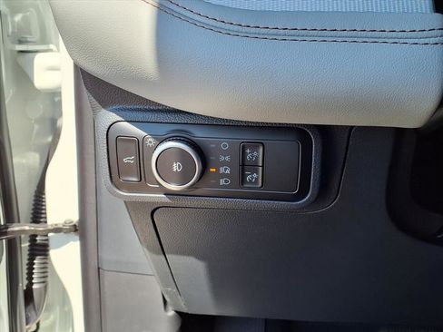 Used 2025 Ford Explorer Active w/ Active Comfort Package image 17