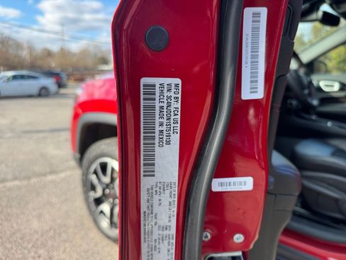 Used 2025 Jeep Compass Trailhawk image 24