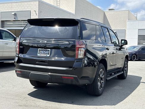 Used 2022 Chevrolet Tahoe Z71 w/ Luxury Package AWD/4WD image 3