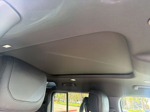 Used 2023 Land Rover Defender 110 X AWD/4WD image 5