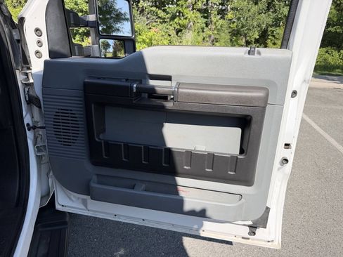 Used 2016 Ford F550 4x4 SuperCab Super Duty image 17