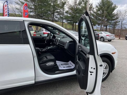 Used 2014 Porsche Cayenne S AWD/4WD image 11