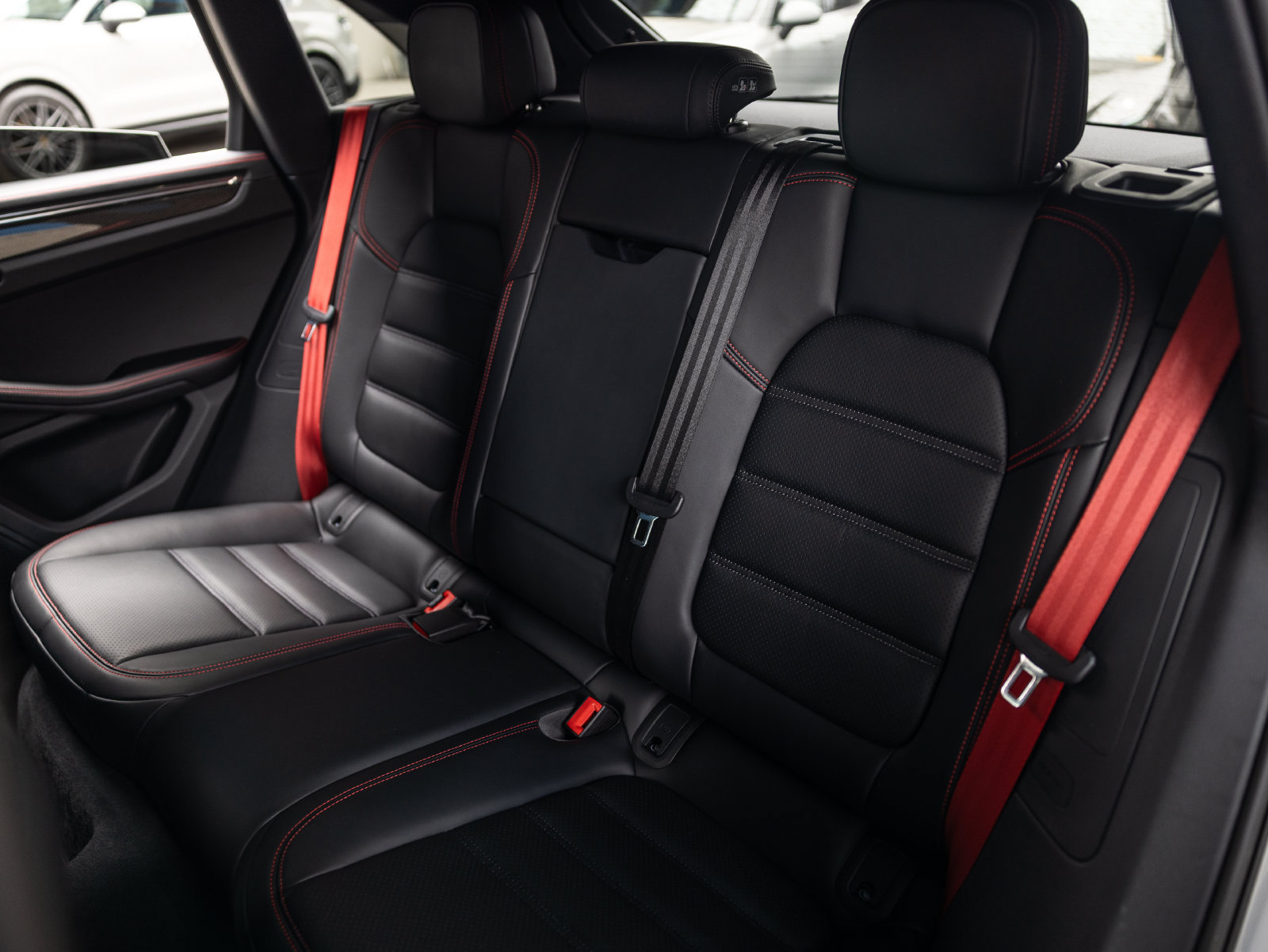 Certified 2026 Porsche Macan GTS AWD/4WD image 10