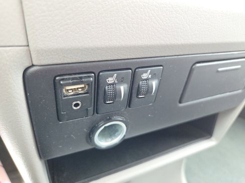 Used 2017 Toyota Sienna XLE image 27