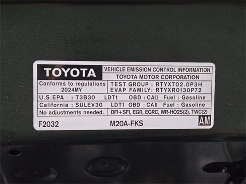 Used 2024 Toyota Corolla Cross XLE image 28