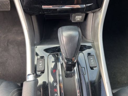 Used 2017 Honda Accord Touring image 16