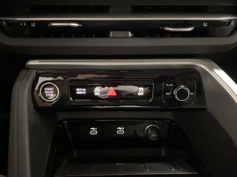 Used 2025 Audi Q5 Premium w/ Convenience Package image 53