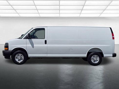 New 2026 Chevrolet Express 2500 Extended w/ Driver Convenience Package RWD image 17