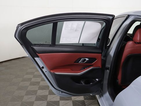 Used 2025 BMW 330i xDrive Sedan w/ M Sport Package image 21