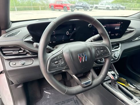 Used 2025 Buick Envista Sport Touring FWD image 11