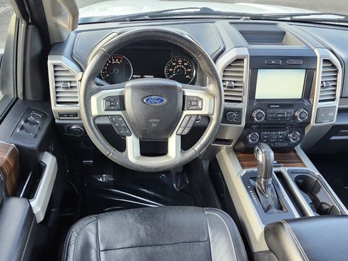 Used 2015 Ford F150 Lariat image 32