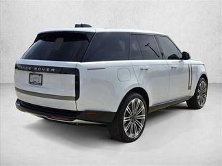 New 2026 Land Rover Range Rover SE video 2