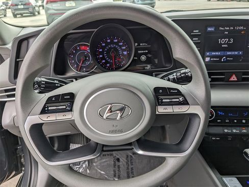 Used 2023 Hyundai Elantra SEL image 29