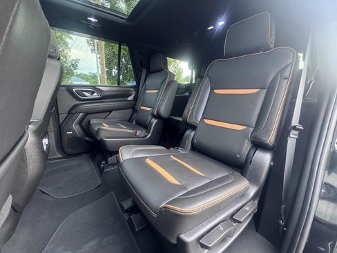 Used 2023 GMC Yukon AT4 w/ Technology Package AWD/4WD image 18