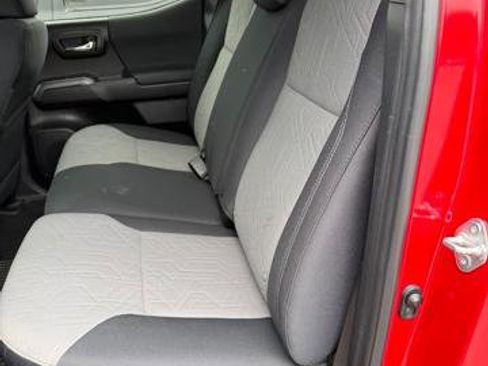 Used 2023 Toyota Tacoma TRD Off-Road AWD/4WD image 7